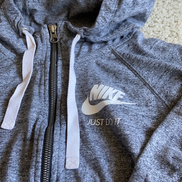 COPY - Nike Zippie with hood - Picture 2 of 7